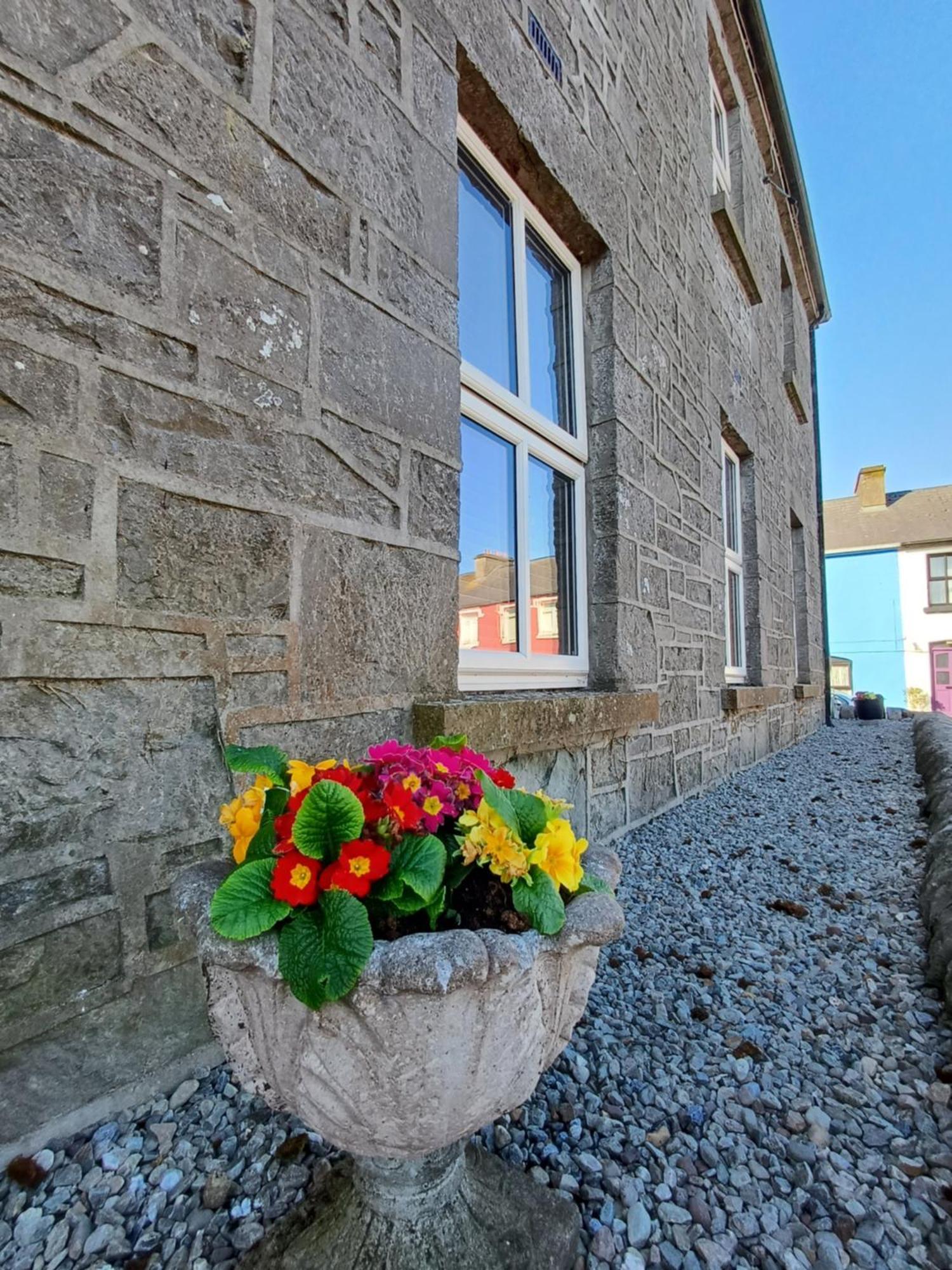 Clonbur House - Studio Village Apartment Galway Dış mekan fotoğraf